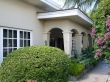 thumb_195_small.frontofhouse.jpg
